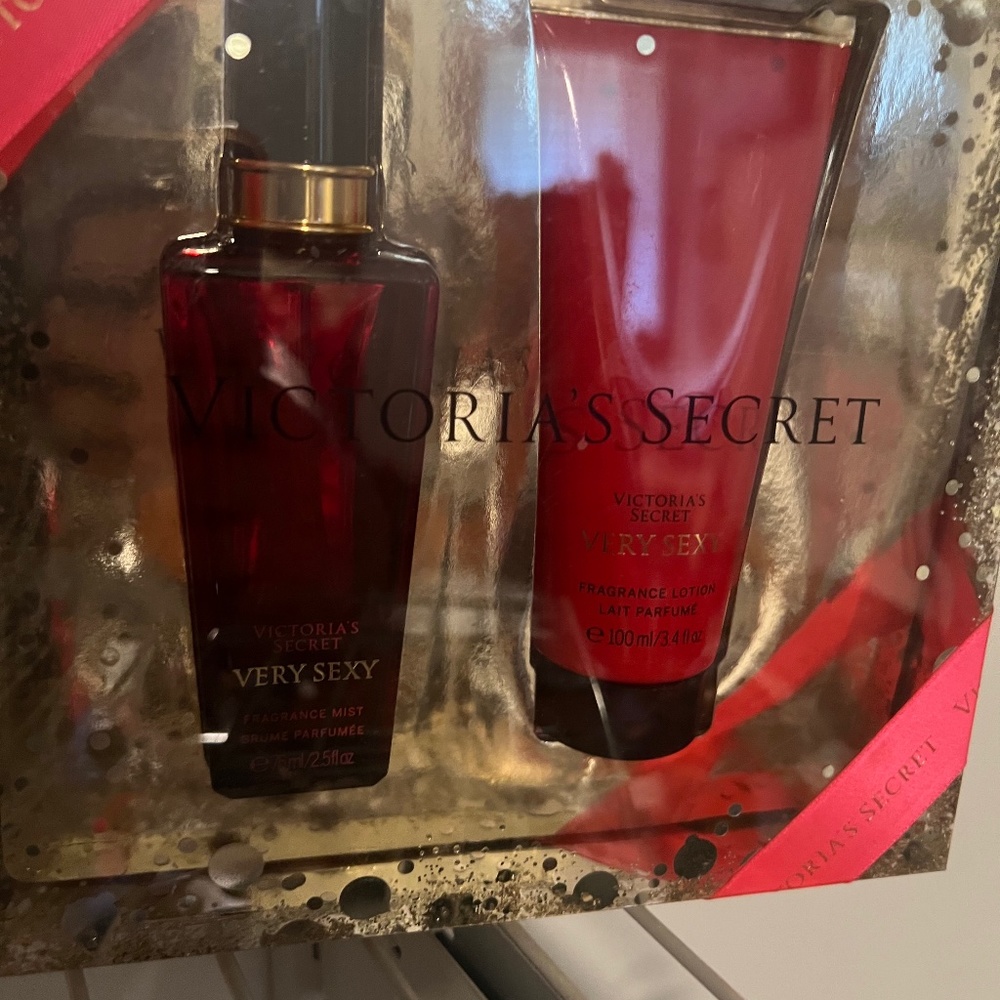 Very sexy holiday set